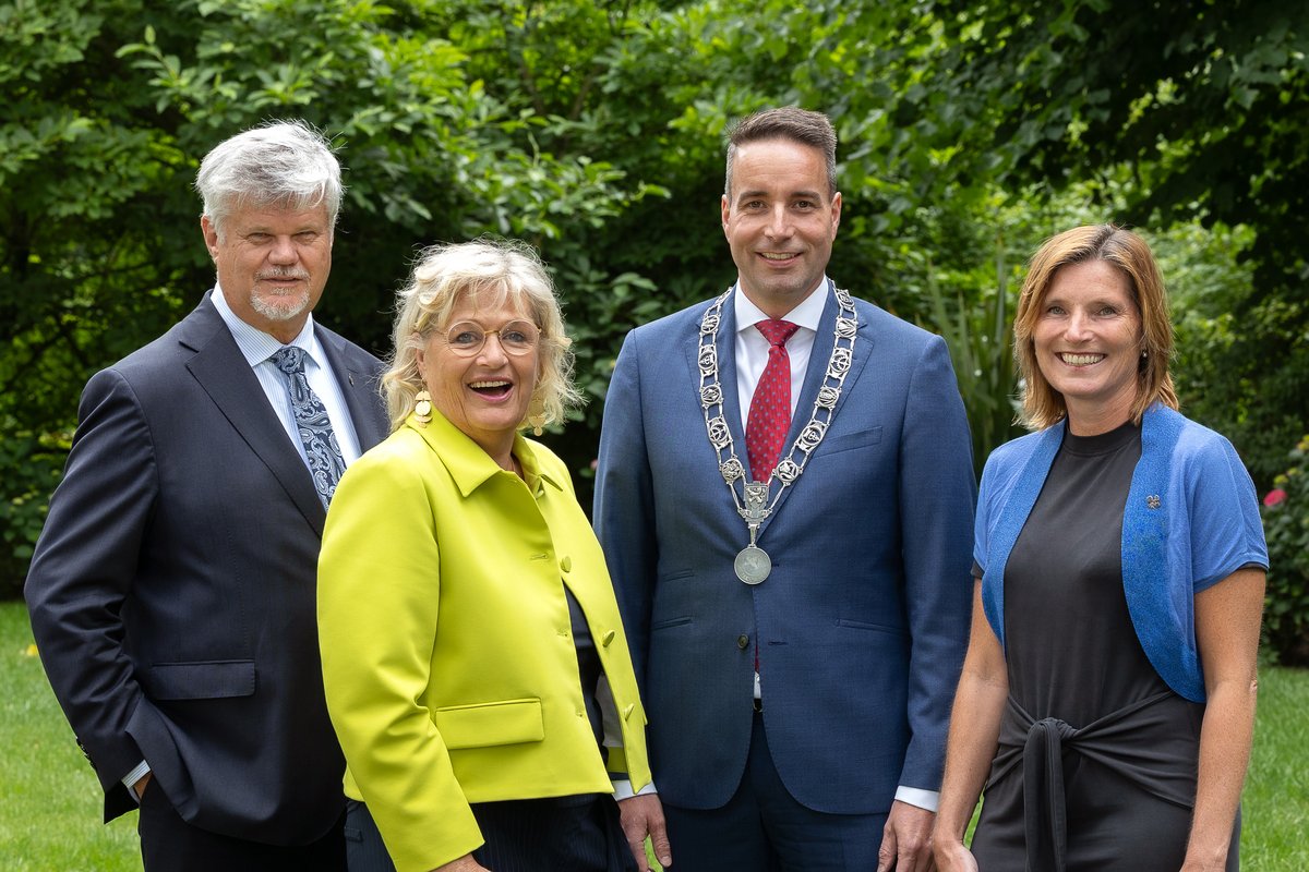 College B&W College B&W